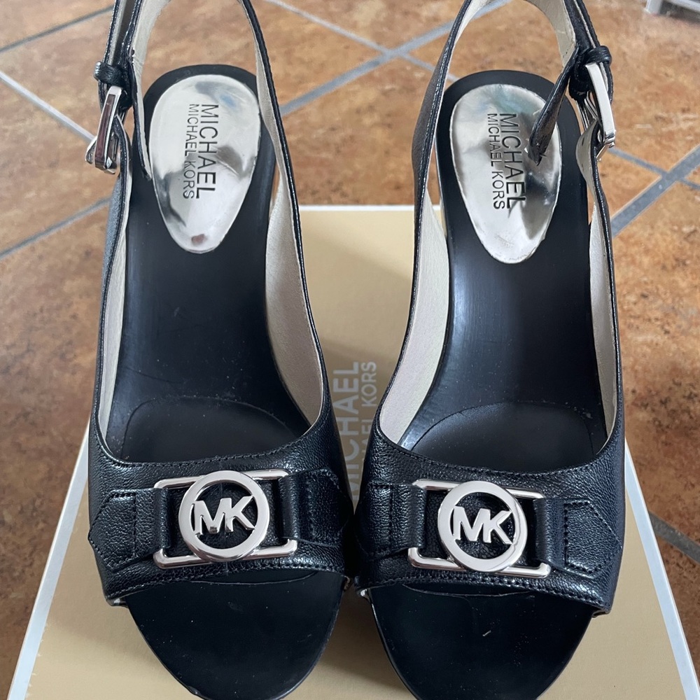 Michael Kors Charm Sling